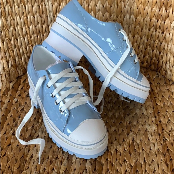 NIB 💙 Sugar Thrillz Patent Platform Sneakers - Picture 7 of 8